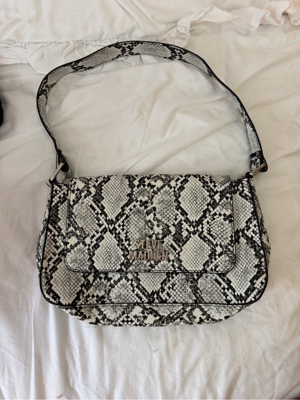 Steve Madden White and Black Snake-Print Shoulder Bag